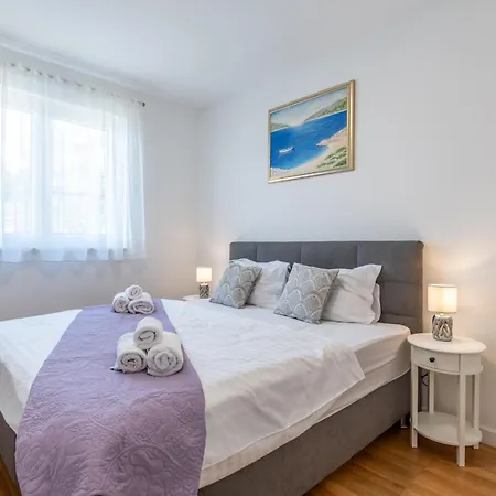 Holiday home Kuca Za Odmor La Lu *