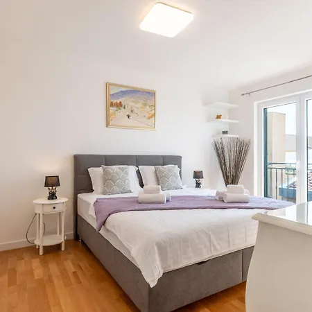 Semesterbostad Kuca Za Odmor La Lu Stanici